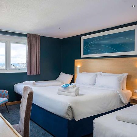 Travelodge Reading Whitley Quarto foto
